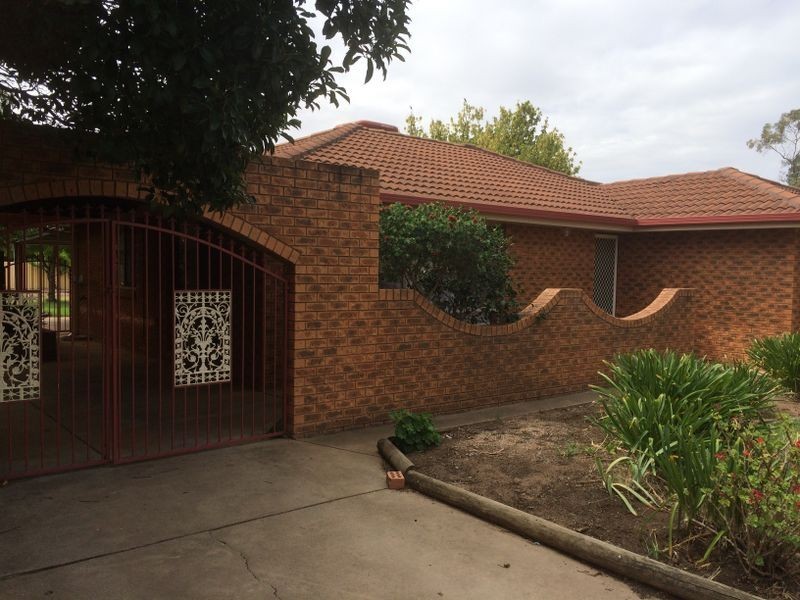 5 Incarnie Crescent, Wagga Wagga NSW 2650