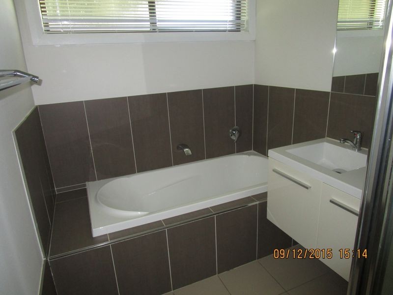 3 Grevillea Crescent, Lake Albert NSW 2650