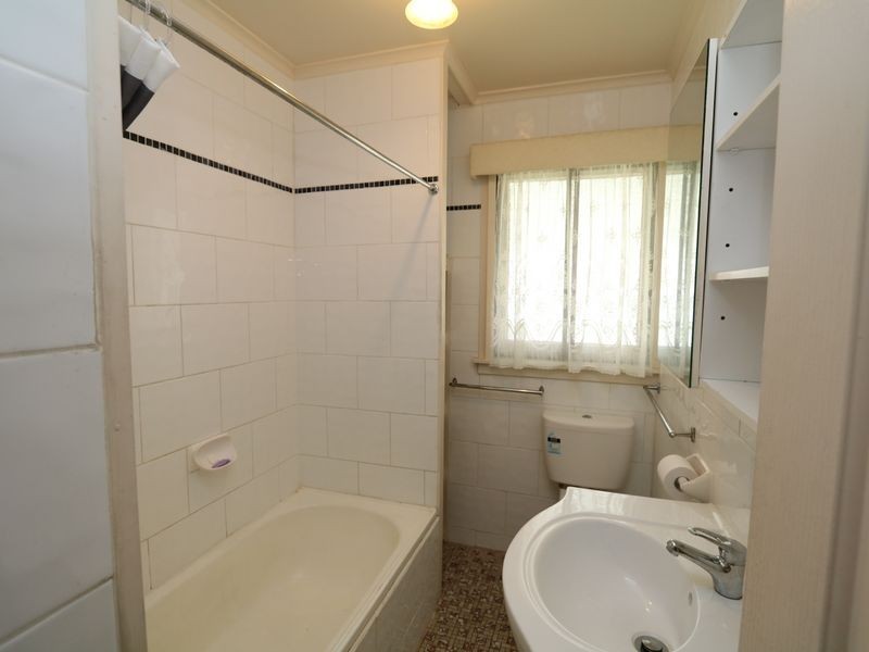 52 Ziegler Avenue, Kooringal NSW 2650