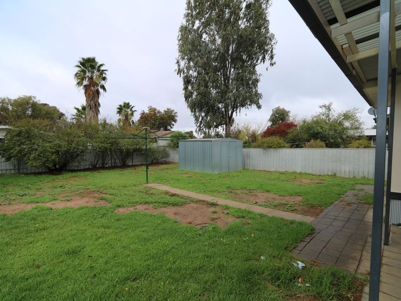 52 Ziegler Avenue, Kooringal NSW 2650