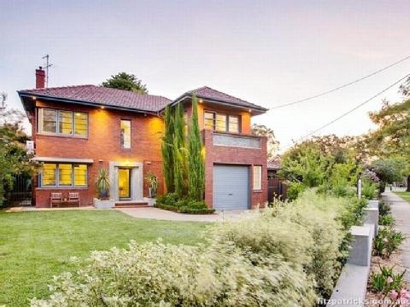 70 The Esplanade, Wagga Wagga NSW 2650