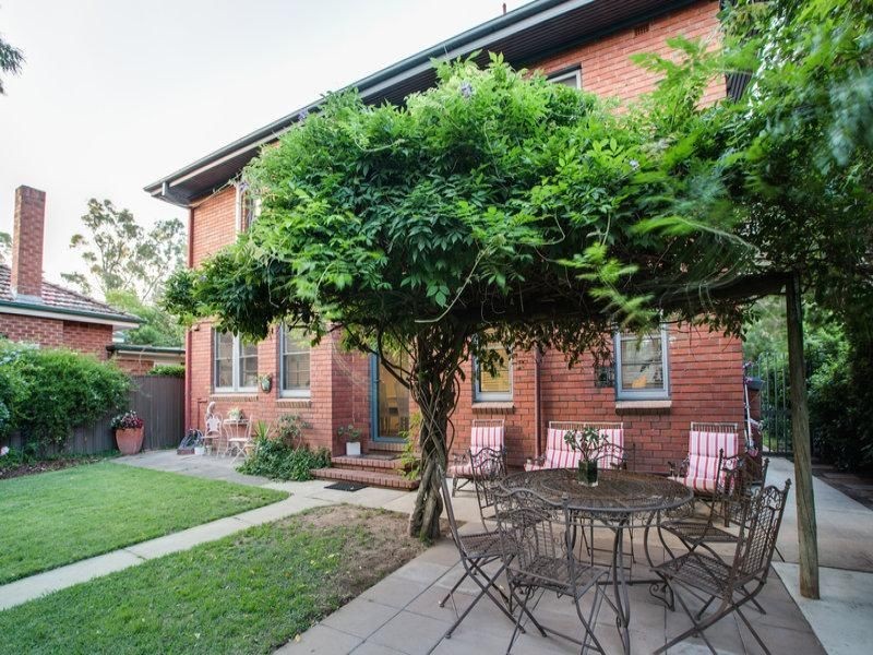 70 The Esplanade, Wagga Wagga NSW 2650