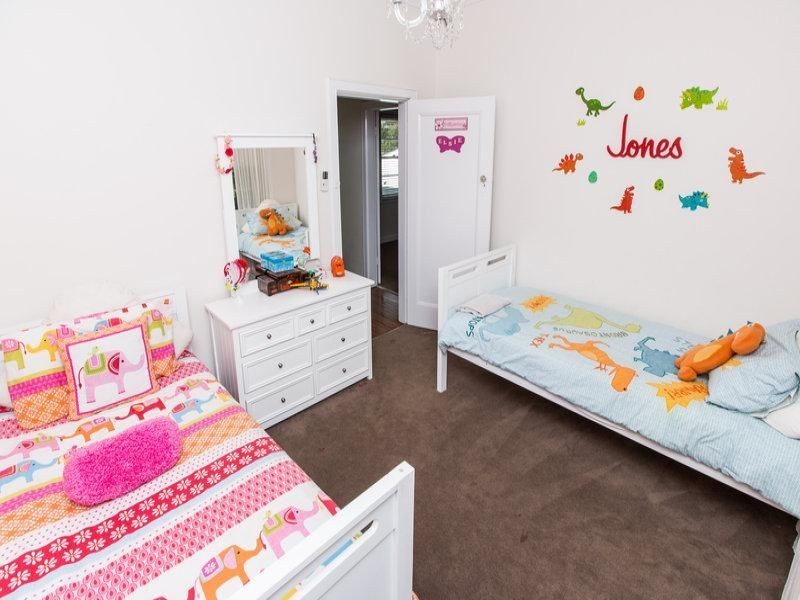 70 The Esplanade, Wagga Wagga NSW 2650