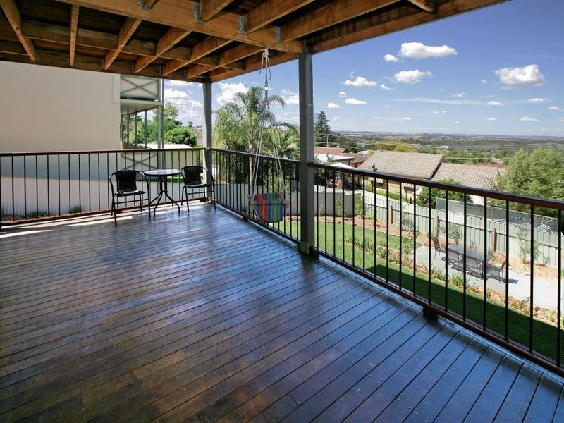 9 Bellevue Parade, Kooringal NSW 2650