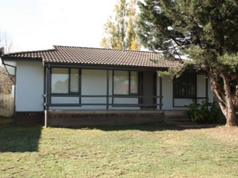 152 Raye Street, Tolland NSW 2650