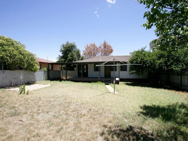 152 Raye Street, Tolland NSW 2650