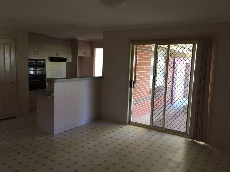 44 Lamilla Street, Glenfield Park NSW 2650