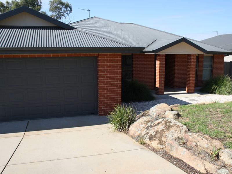 27 Wellington Avenue, Tatton NSW 2650