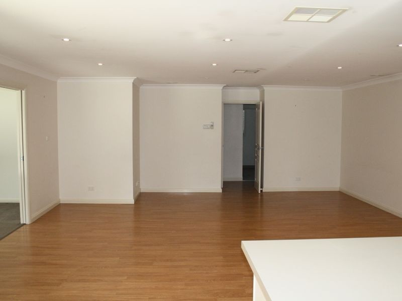 27 Wellington Avenue, Tatton NSW 2650