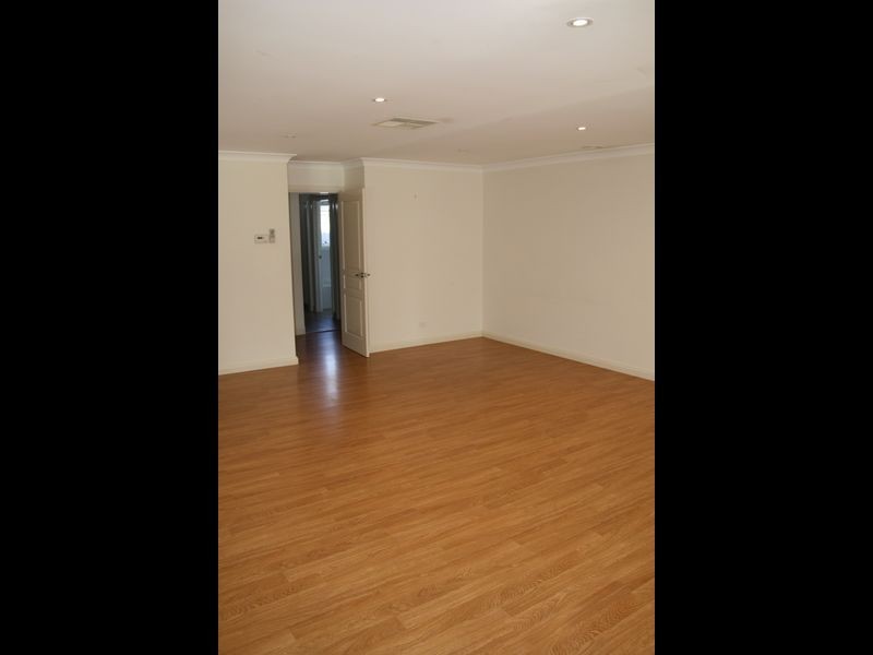 27 Wellington Avenue, Tatton NSW 2650