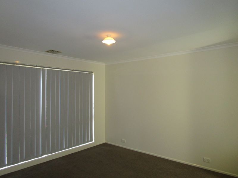 41 Fay Avenue, Kooringal NSW 2650