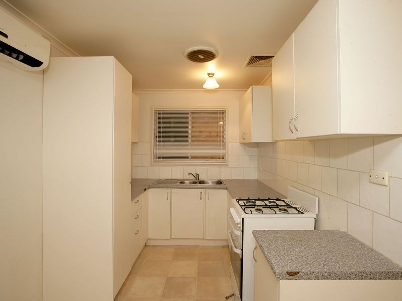 6 Lalor Place, Tolland NSW 2650