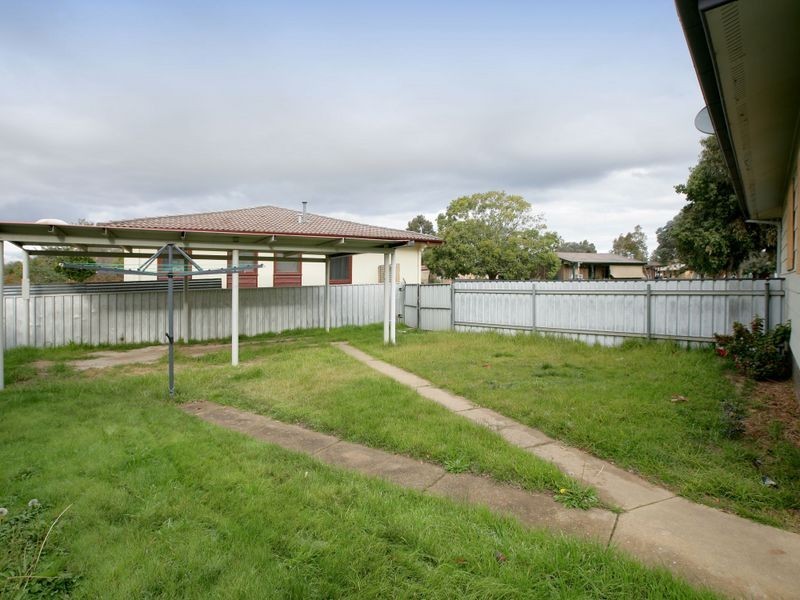 6 Lalor Place, Tolland NSW 2650