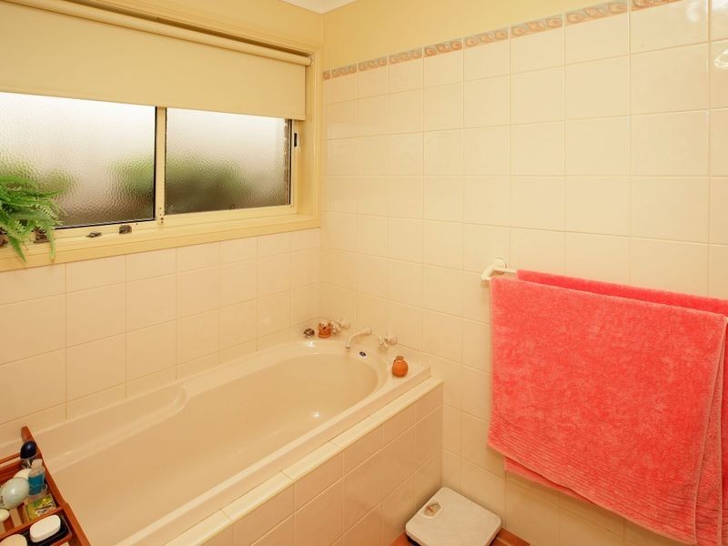 1 Merong Place, Bourkelands NSW 2650