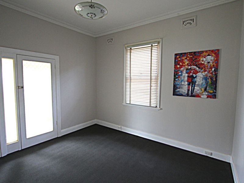 68 Peter Street, Wagga Wagga NSW 2650
