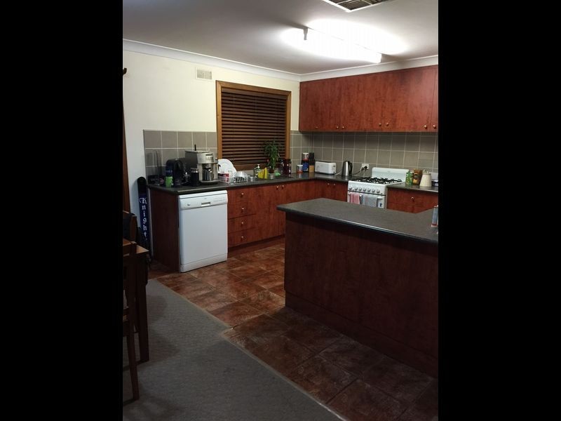 49 Jasmin, Lake Albert NSW 2650