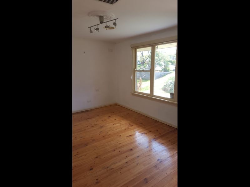 32 Gilmore Avenue, Mount Austin NSW 2650
