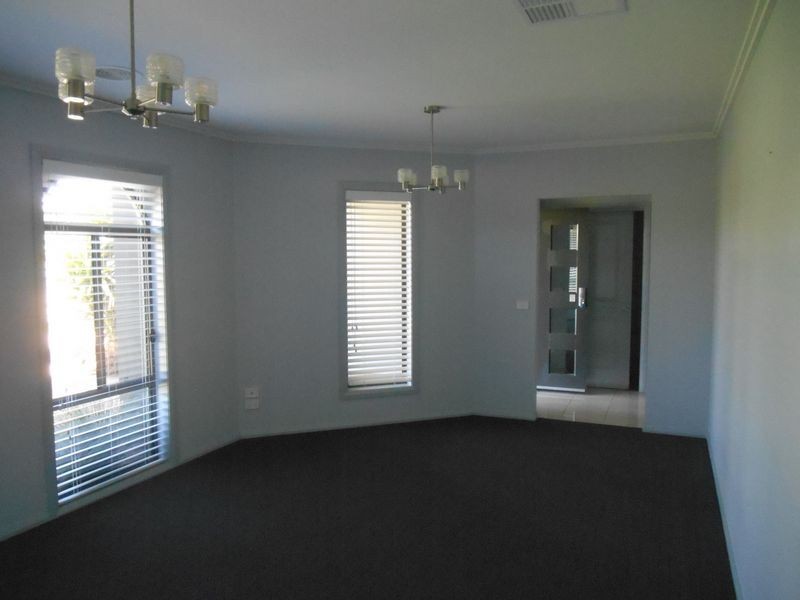 28 Deakin Avenue, Lloyd NSW 2650
