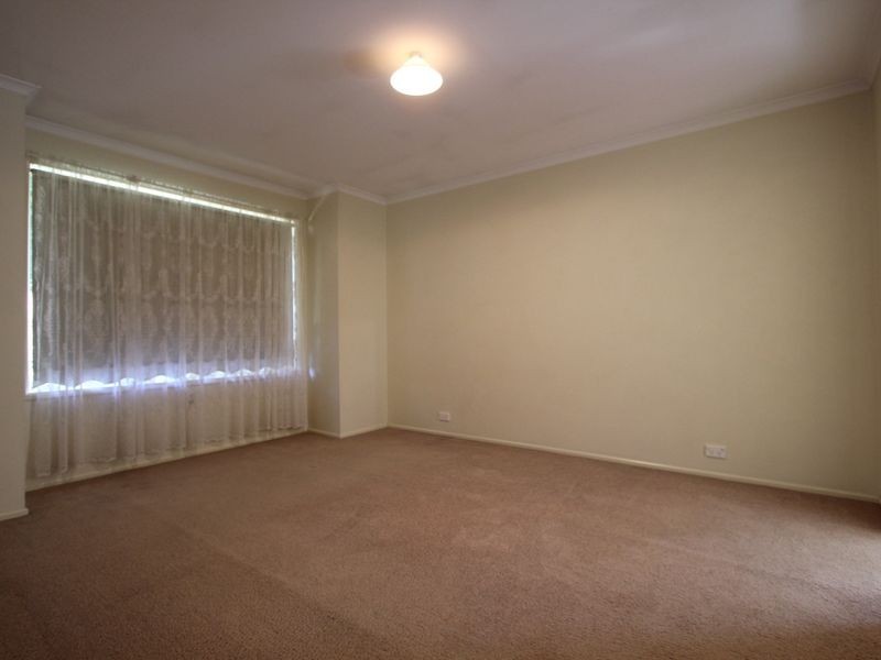 35 Lansdowne Avenue, Lake Albert NSW 2650