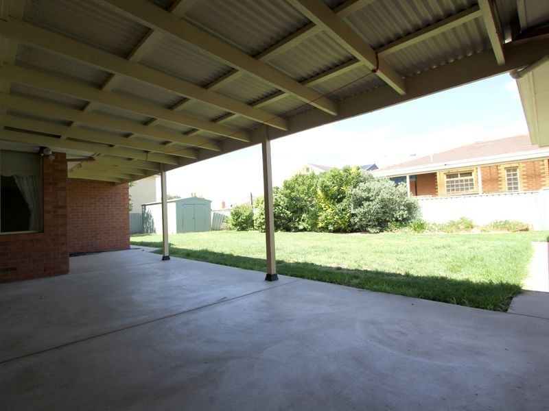 35 Lansdowne Avenue, Lake Albert NSW 2650