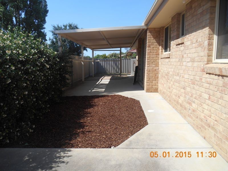 2/9 Inglis Street, Lake Albert NSW 2650