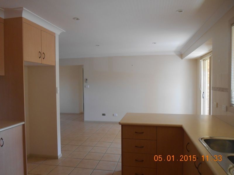 2/9 Inglis Street, Lake Albert NSW 2650