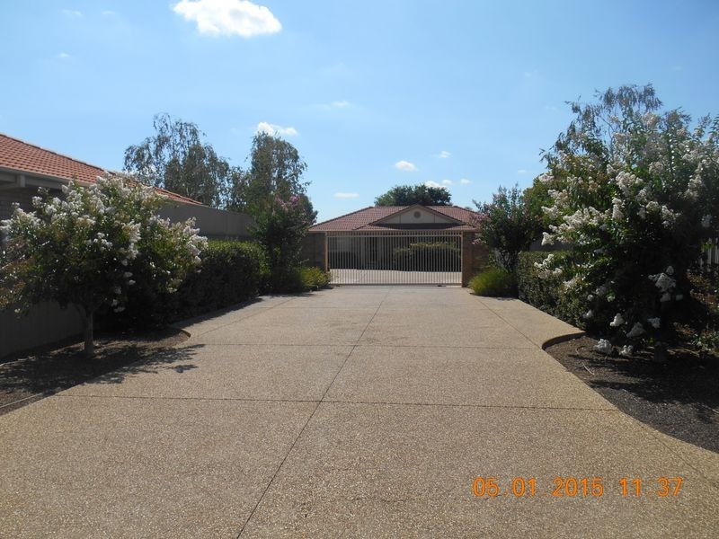 2/9 Inglis Street, Lake Albert NSW 2650