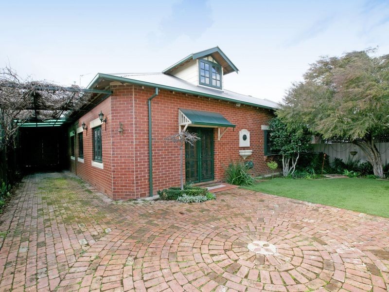 196 Edward Street, Wagga Wagga NSW 2650