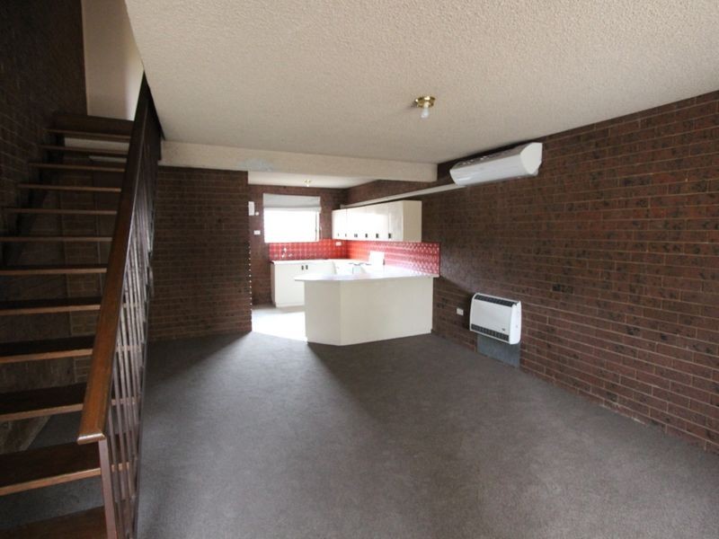 2/11 Sherwood Avenue, Kooringal NSW 2650