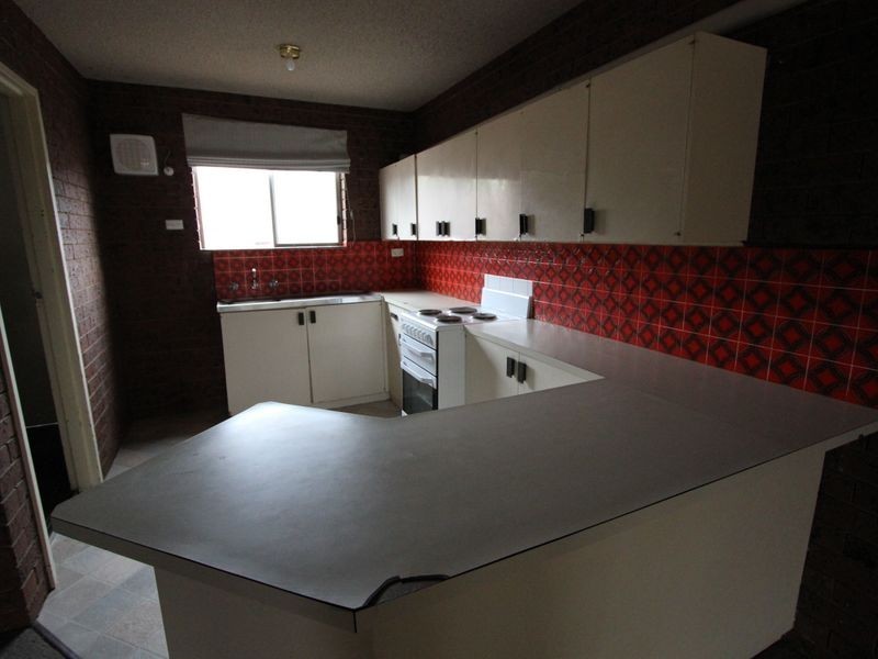 2/11 Sherwood Avenue, Kooringal NSW 2650