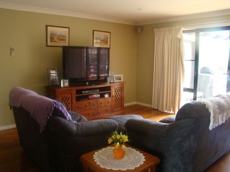 4 Yeomans Place, Kooringal NSW 2650