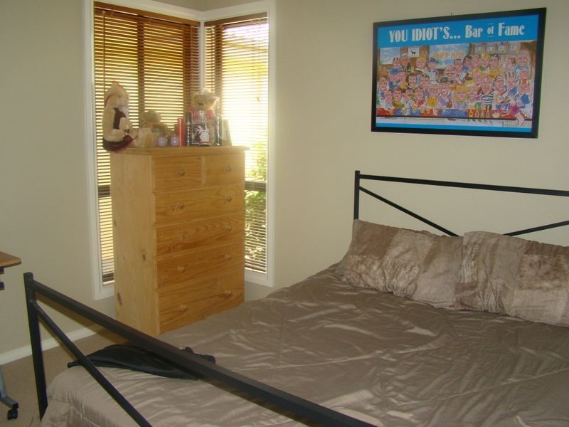 4 Yeomans Place, Kooringal NSW 2650