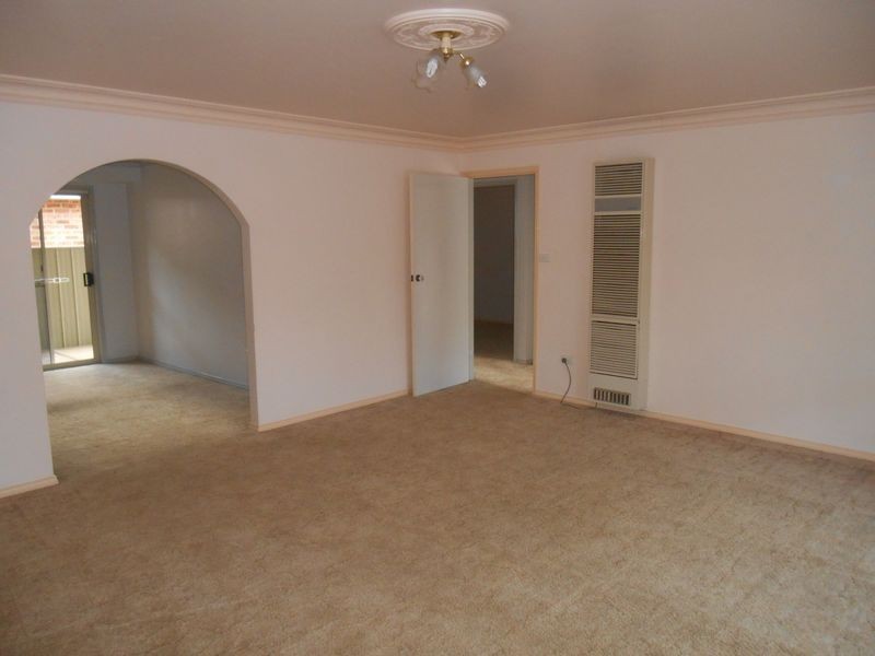 1/2 Cypress Street, Forest Hill NSW 2651