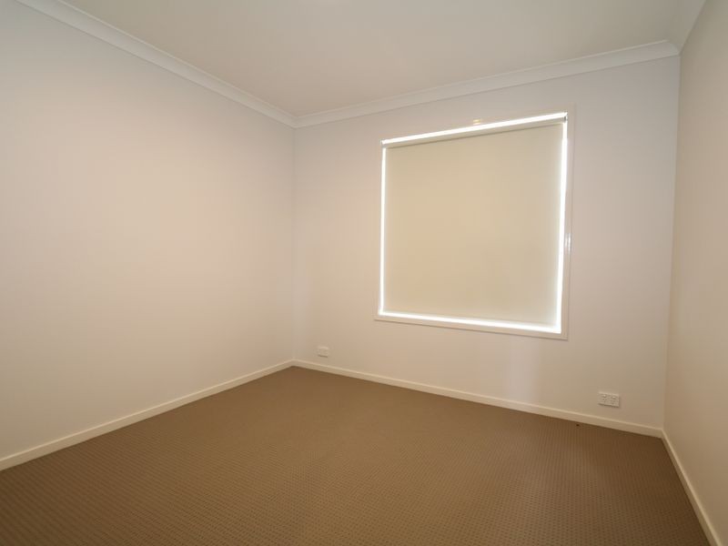 17 Sunvale Crescent, Estella NSW 2650