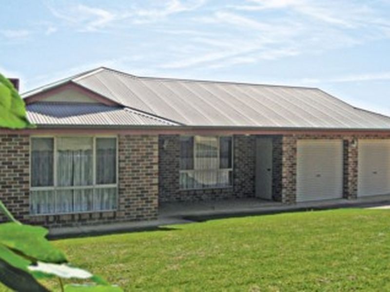 18 Lamilla Street, Glenfield Park NSW 2650