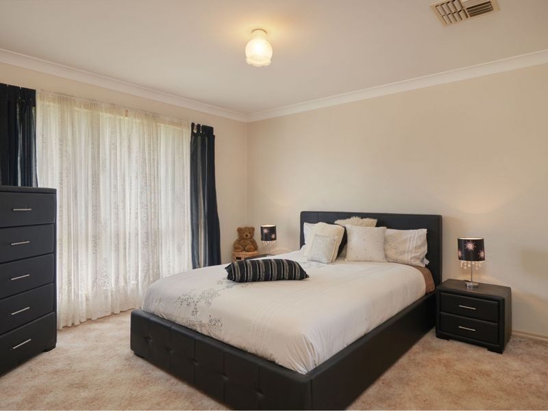 18 Lamilla Street, Glenfield Park NSW 2650