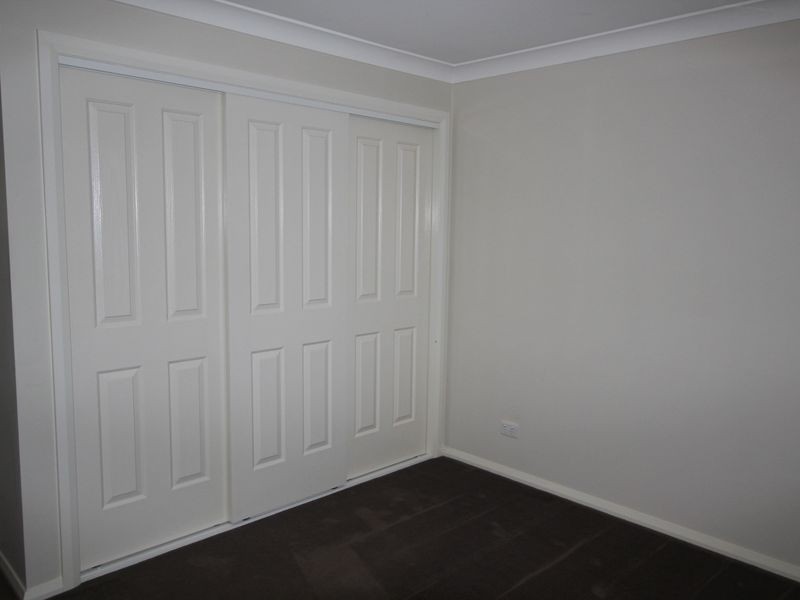 2/24 Dove Street, Mount Austin NSW 2650