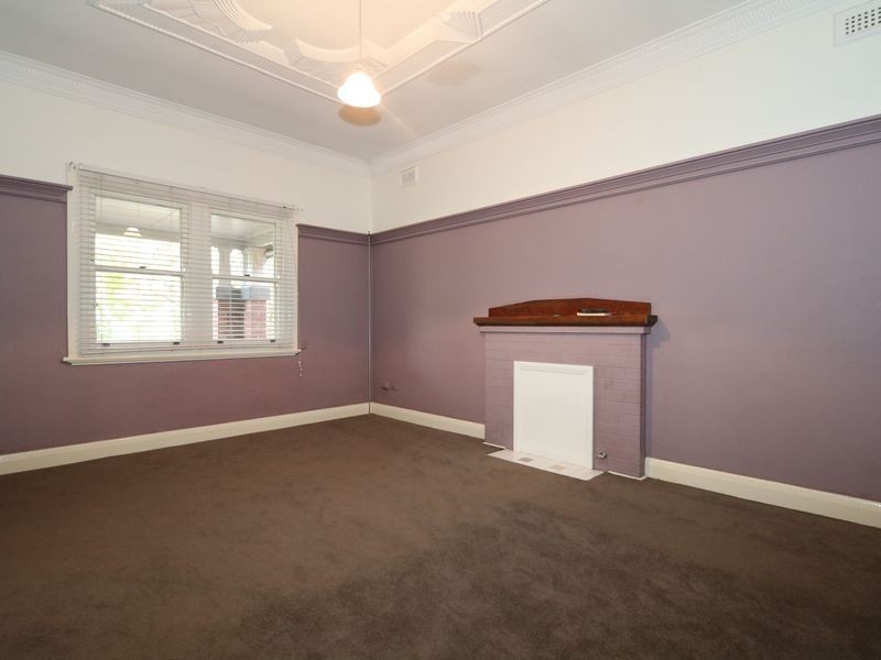 7 Erin Street, Turvey Park NSW 2650