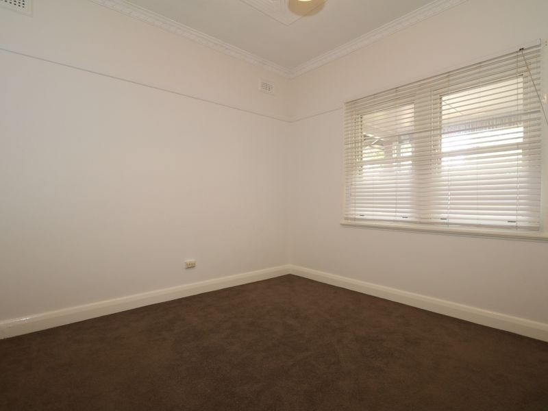 7 Erin Street, Turvey Park NSW 2650