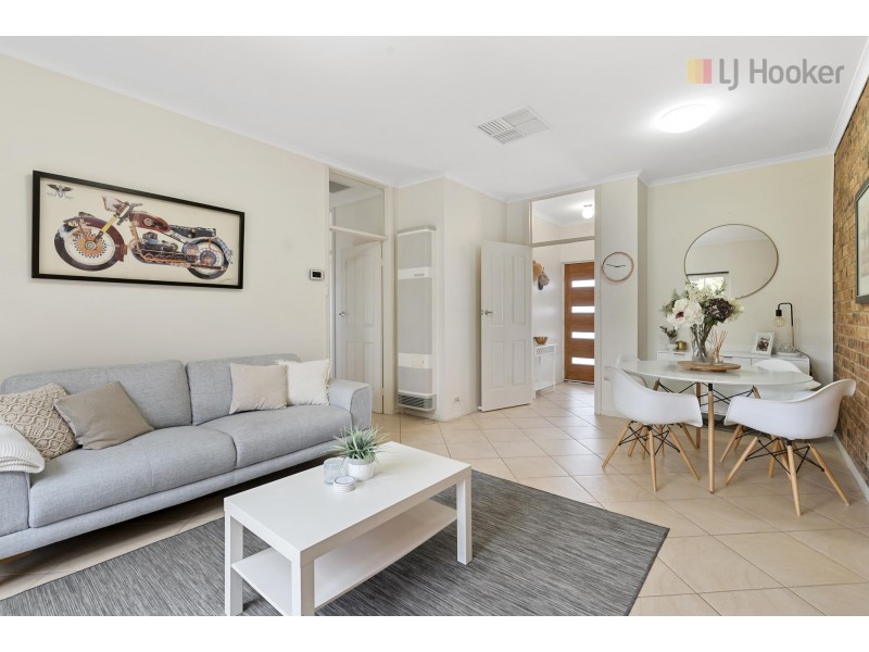 39 Rogana Crescent, Hallett Cove SA 5158
