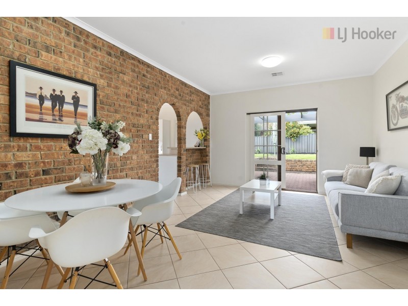 39 Rogana Crescent, Hallett Cove SA 5158