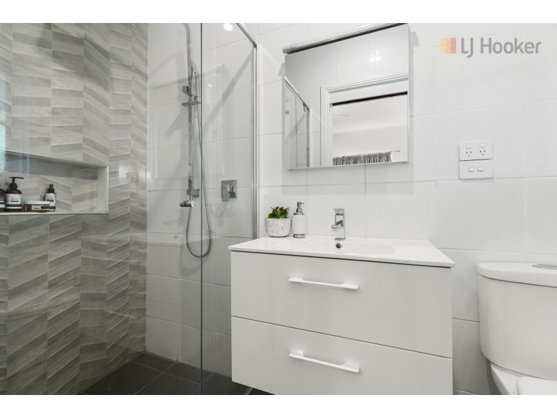39 Rogana Crescent, Hallett Cove SA 5158