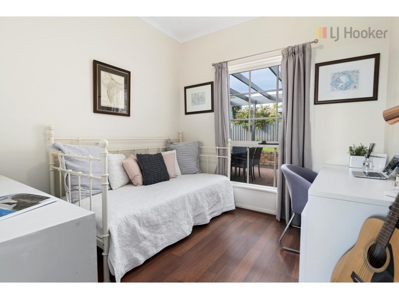 39 Rogana Crescent, Hallett Cove SA 5158
