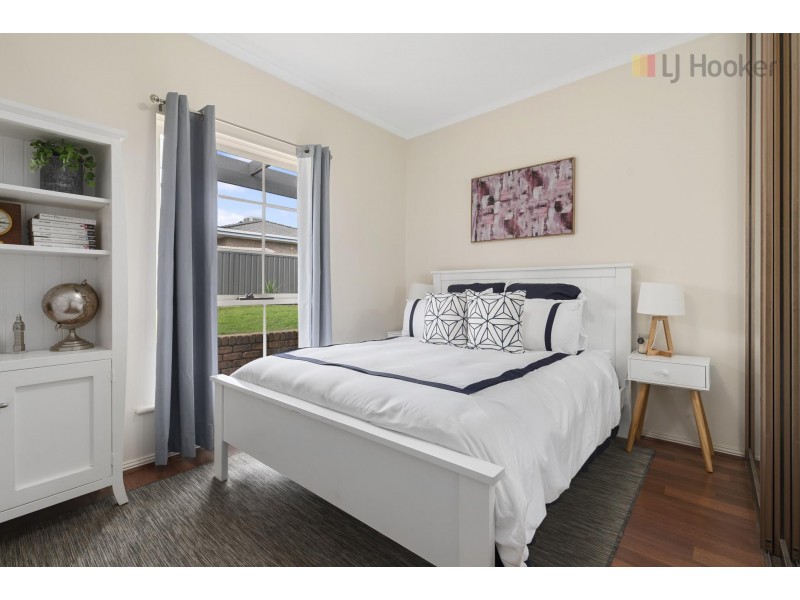 39 Rogana Crescent, Hallett Cove SA 5158