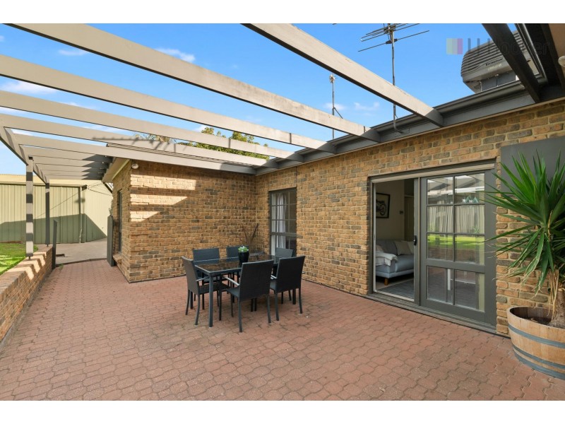 39 Rogana Crescent, Hallett Cove SA 5158