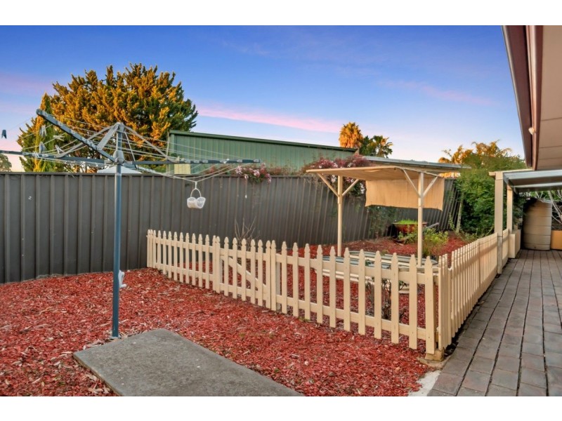 1 Gibson Court, Woodcroft SA 5162