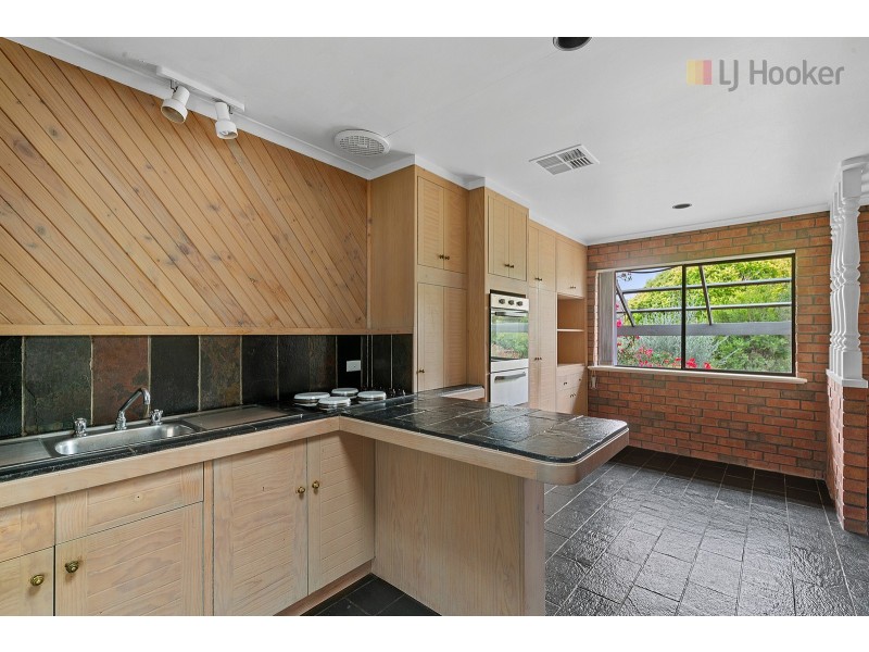 5 Daina Court, Coromandel Valley SA 5051