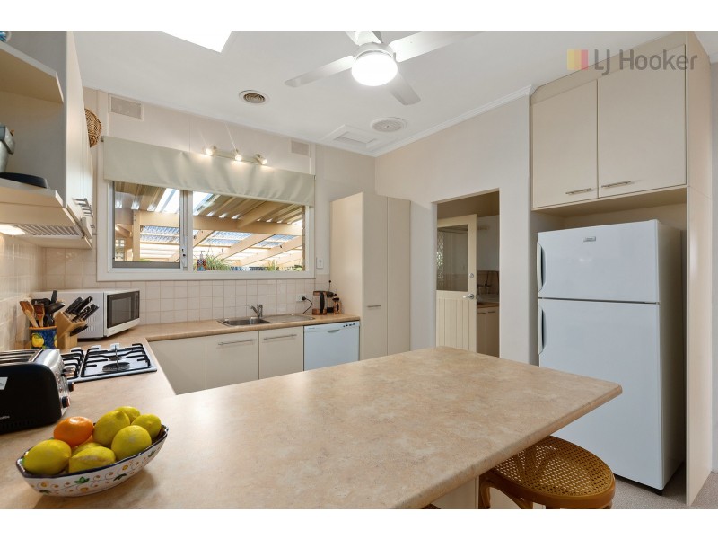 2 Ophir Crescent, Seacliff Park SA 5049