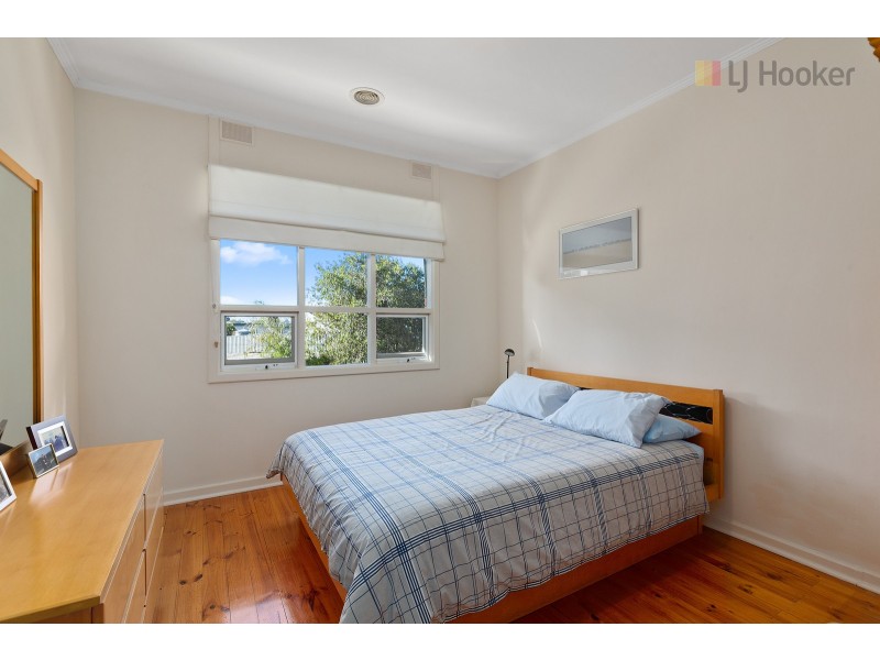 2 Ophir Crescent, Seacliff Park SA 5049