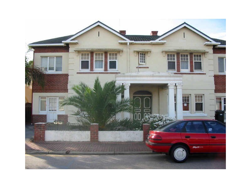 3/15 Maturin Road, Glenelg SA 5045